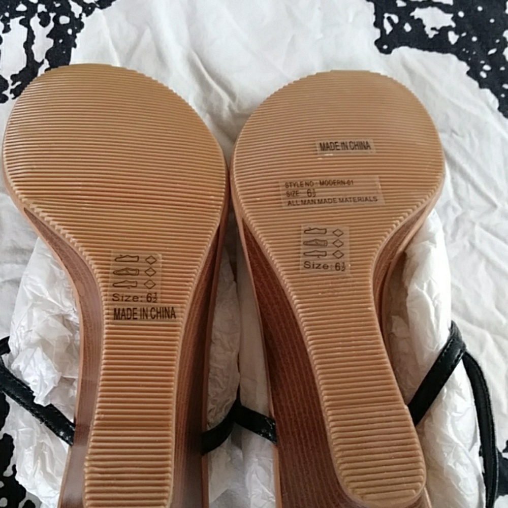 Sandals - Picture 4 of 5